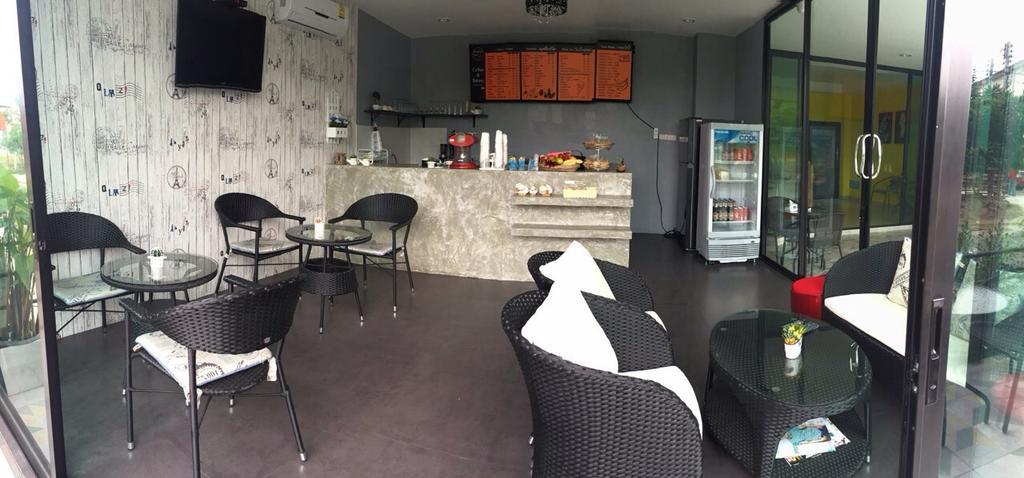 Moment House Hua Hin Hostel Εξωτερικό φωτογραφία